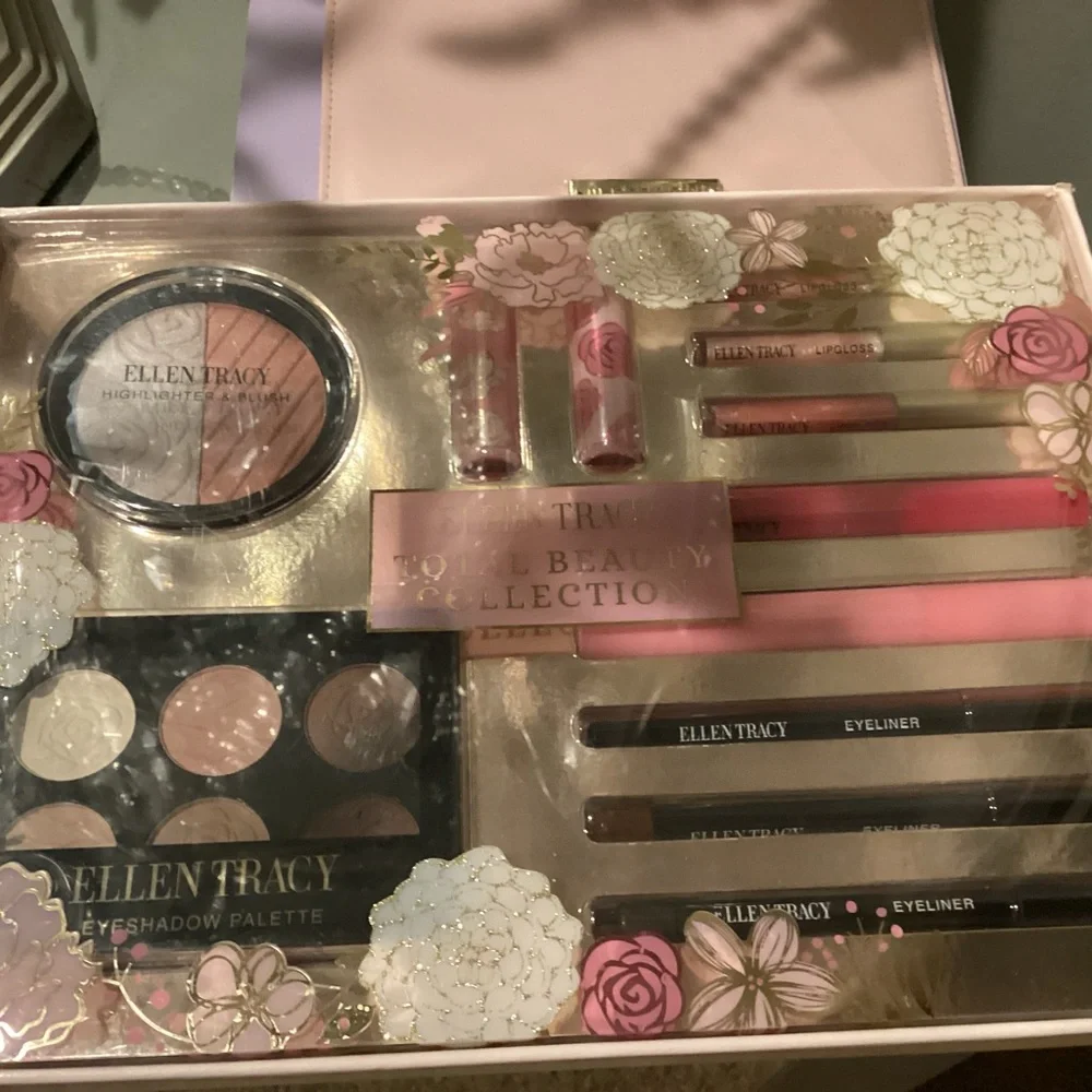 Nicole Miller beautiful gift